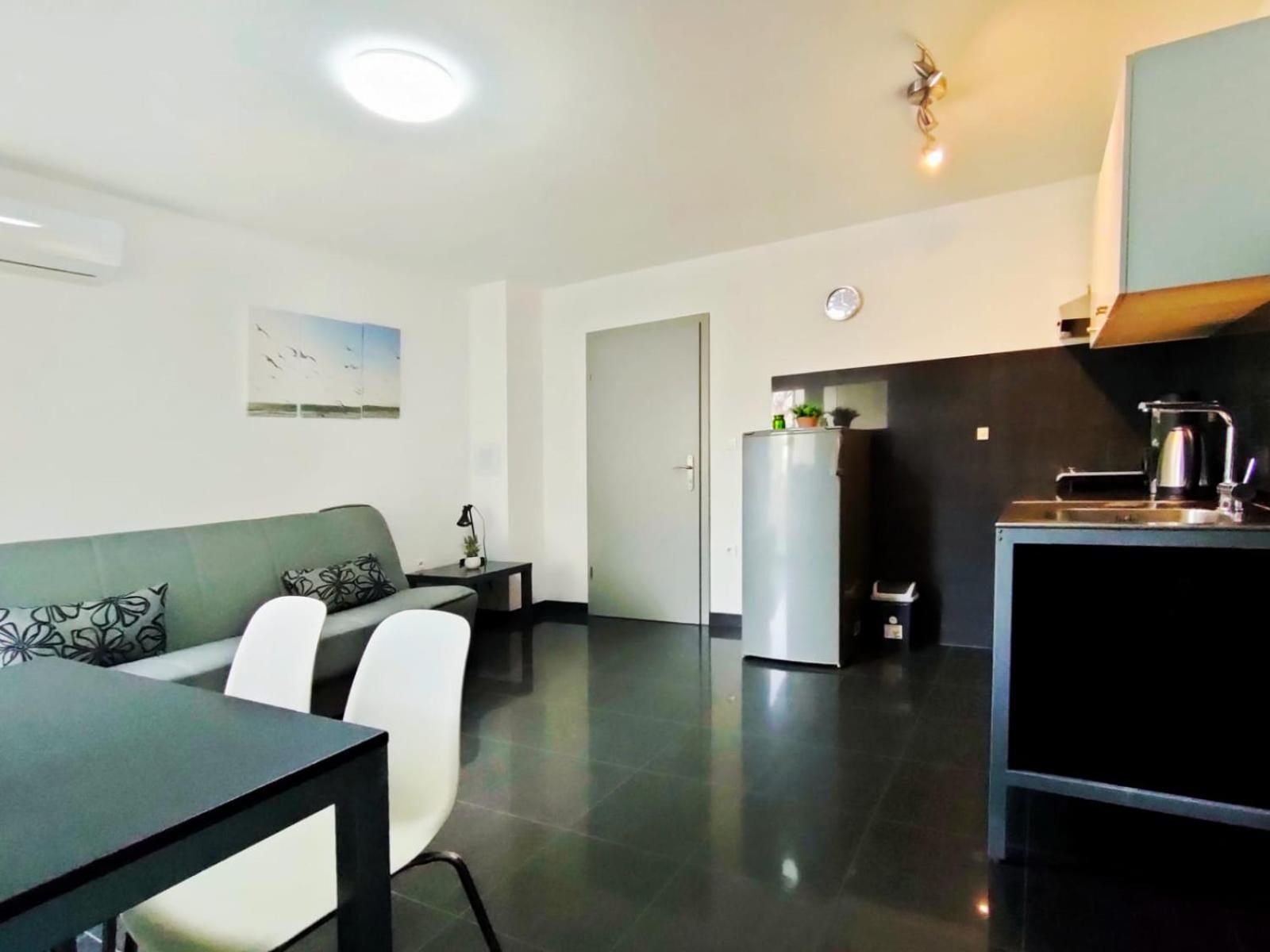 ميدولين Rafael Apartments المظهر الخارجي الصورة